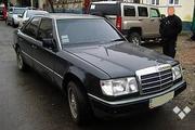 MERSEDES-BENZ 300E